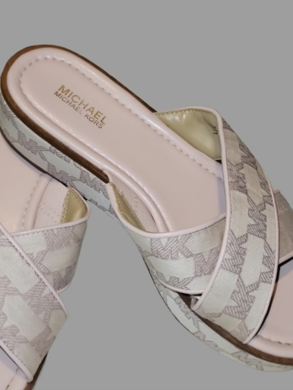 Michael Kors The Signature Slide Monogram Design Size 8 - Picture 5 of 7